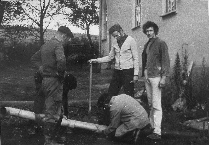 parafia polskokatolicka 1_57.jpg - Rok 1980. Praca w otoczeniu kościoła